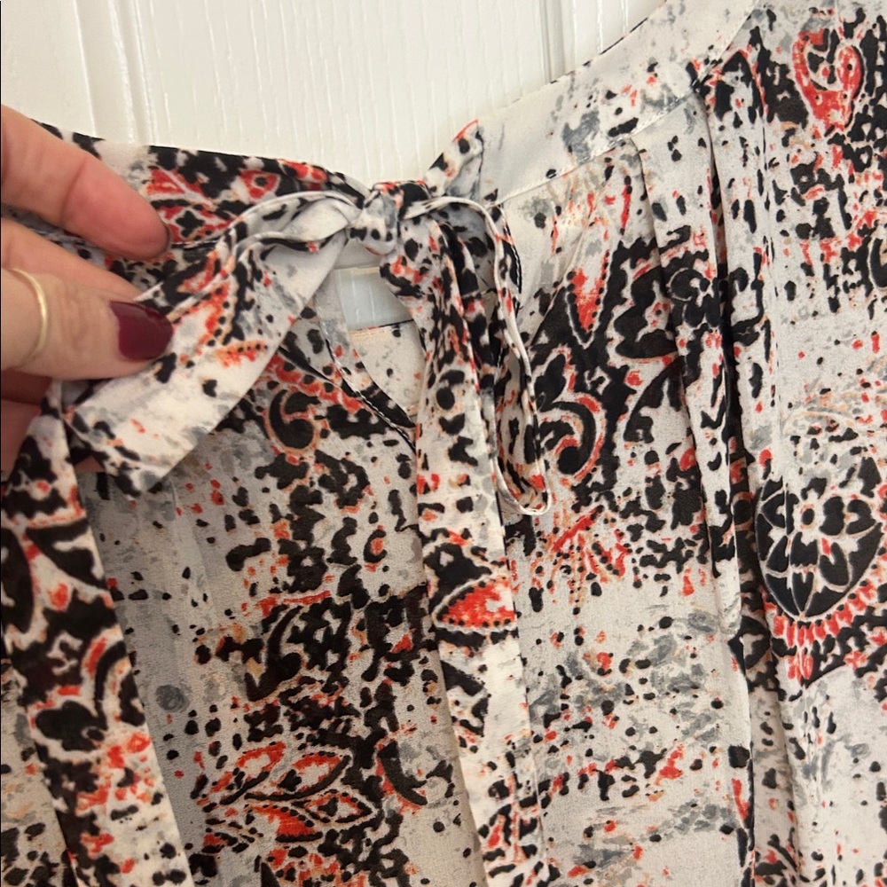 Women's Abstract Print Top - Picture 3 of 4